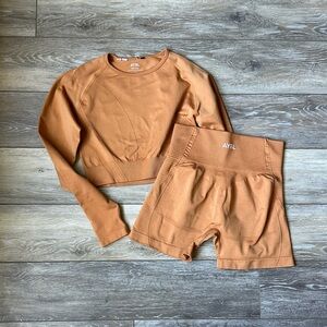 AYBL Seamless Workout Set — Large Cropped Top & Gym Shorts